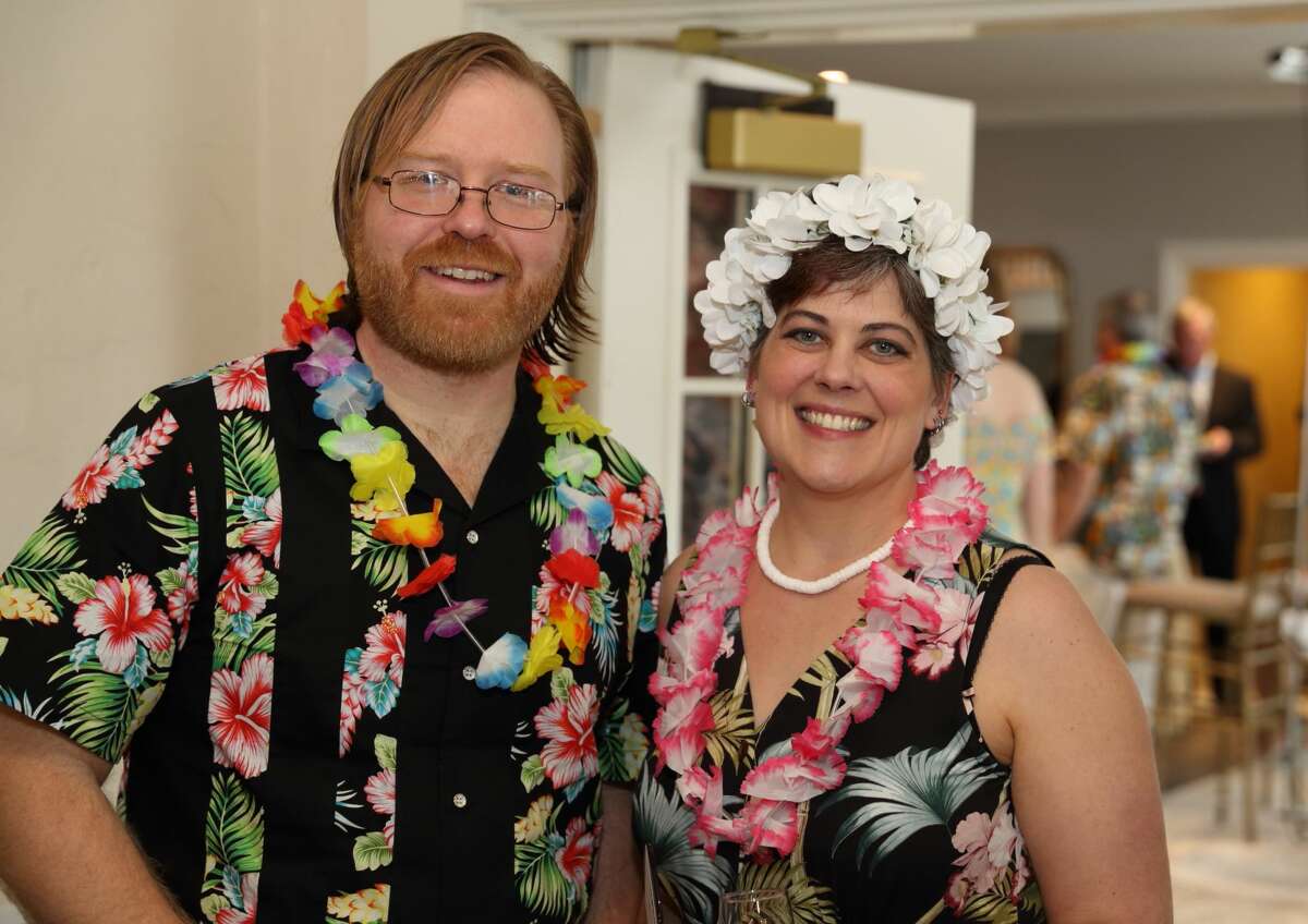 SEEN: APF 'Tails by Twilight: Bow Wow Meow Luau'