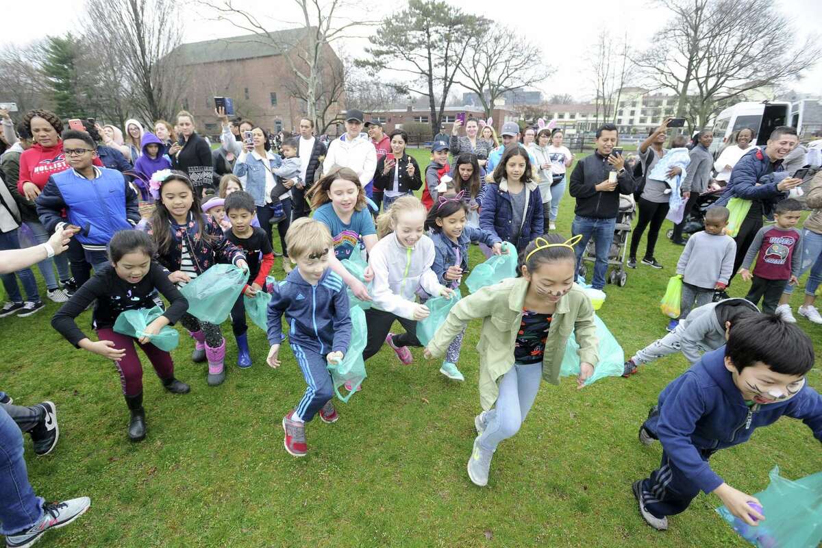 Hundreds scramble at Greenwich’s Easter egg hunt