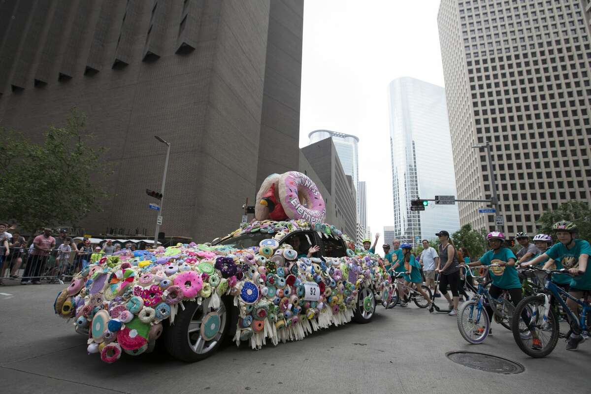 Where to eat at houston s art car parade