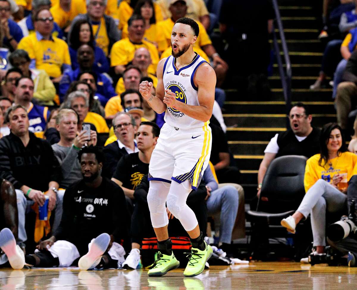 steph curry wearing curry 6