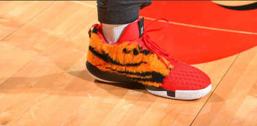 chris paul tiger woods shoes