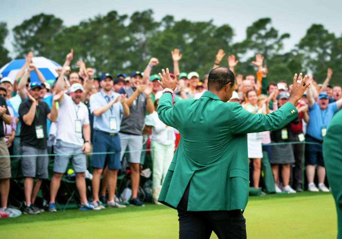 Woods out of the shadows, but it still isn't vintage Tiger