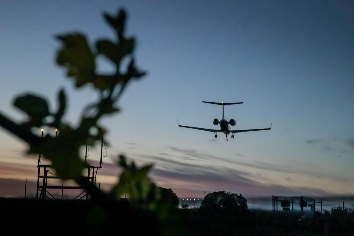 An airliner approaches the Sonoma County Airport in 2019. United Airlines will suspend flights from the airport starting in November.