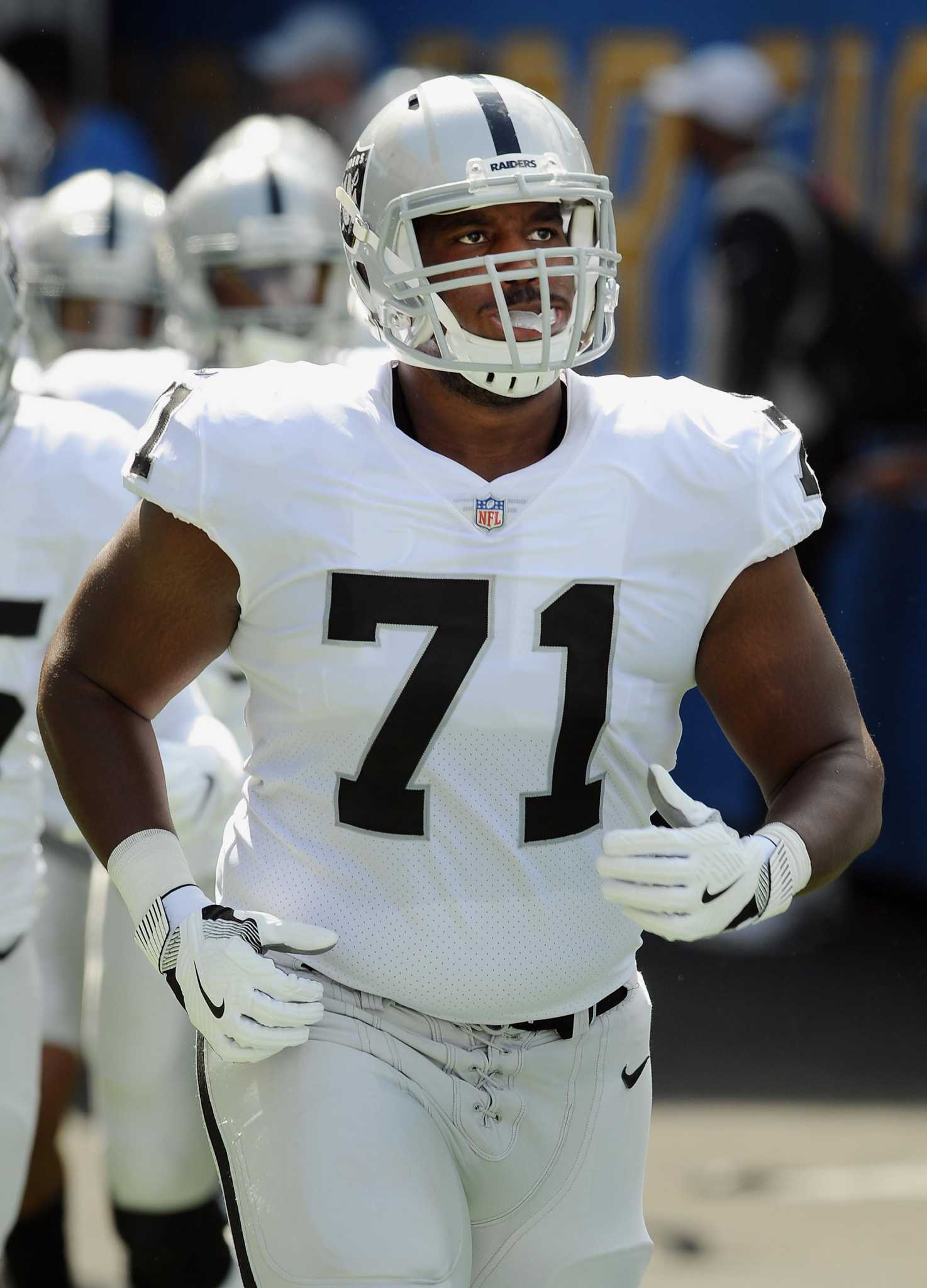 Raiders re-sign Carlson, Ateman, Murray - SFChronicle.com