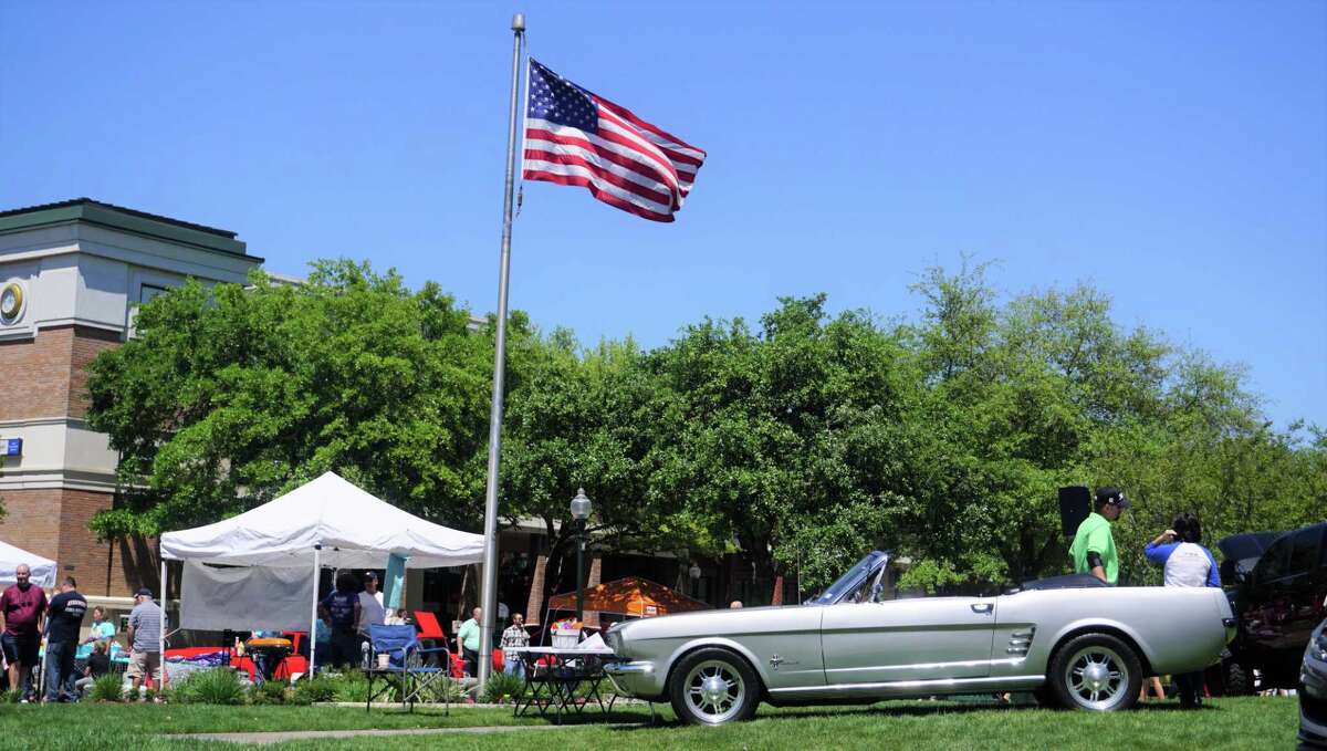Kingwood dentist attracts showstoppers 2019 for Spring Car Show