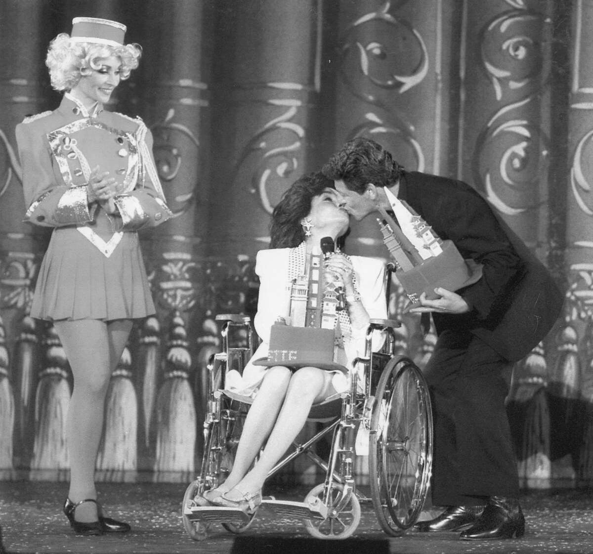 ‘Beach Blanket Babylon’ Behindthescenes photos from musical revue’s