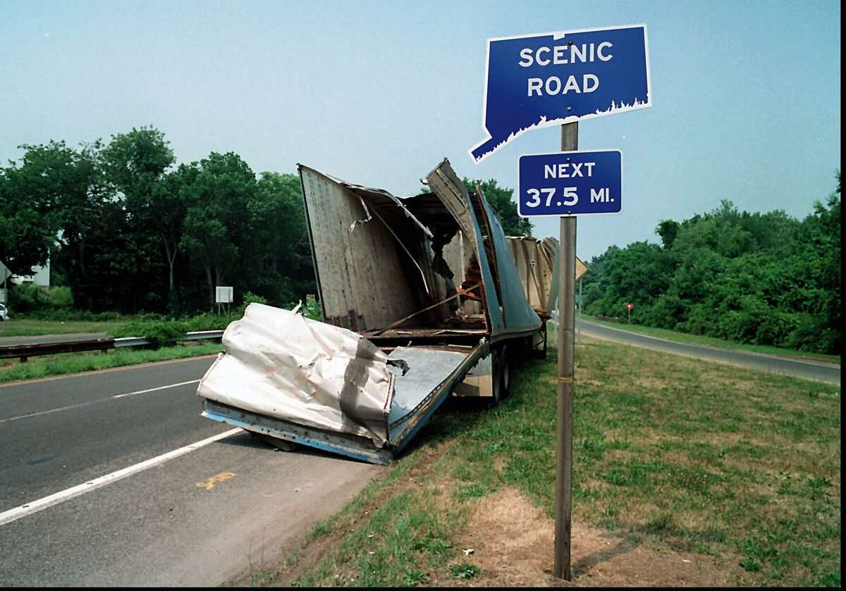 500 fines for trucks, trailers, buses that stray onto CT parkways