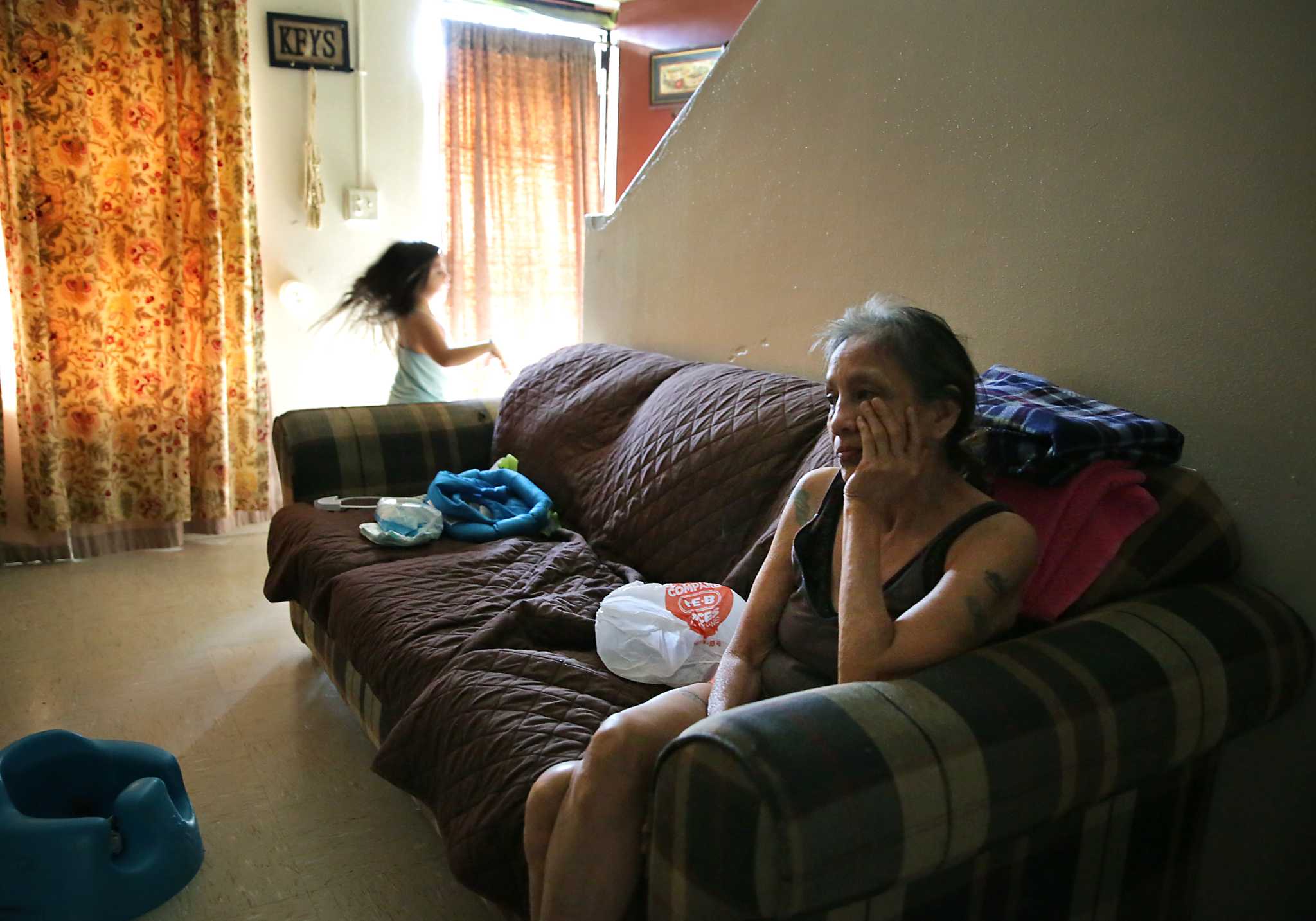 I Suffered The Whole Year Thousands Of San Antonio Public Housing Units Lack Air Conditioning San Antonio Express News