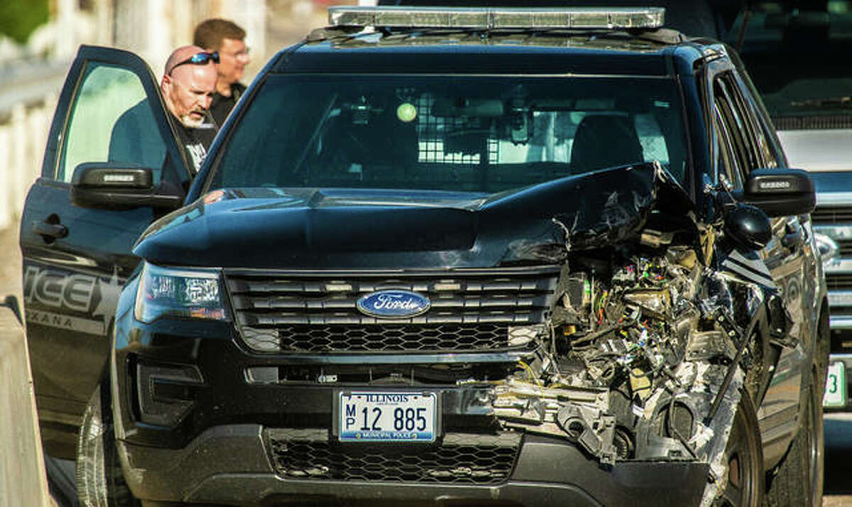 South Roxana police officer hurt in crash while responding to emergency call Wednesday