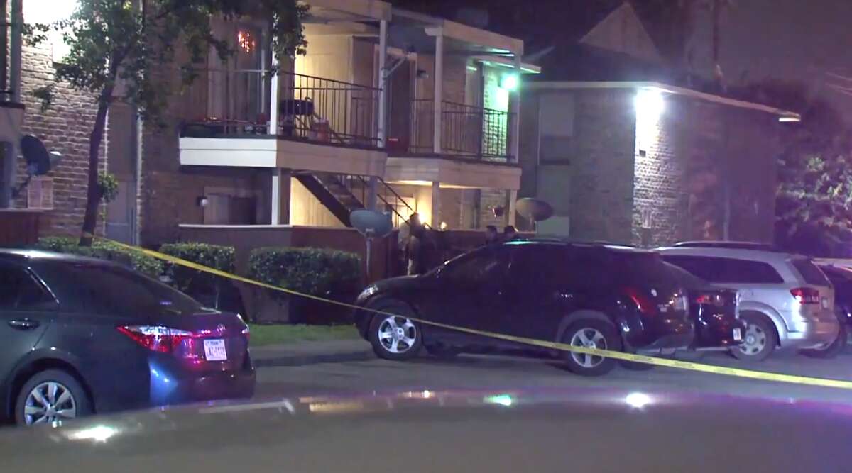 Man shoots woman who approached him with Mace, Taser at apartment near