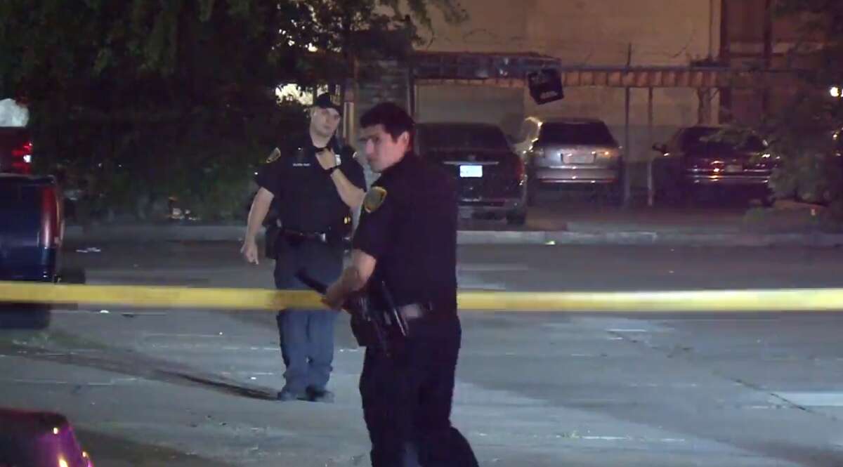 Man shoots woman who approached him with Mace, Taser at apartment near