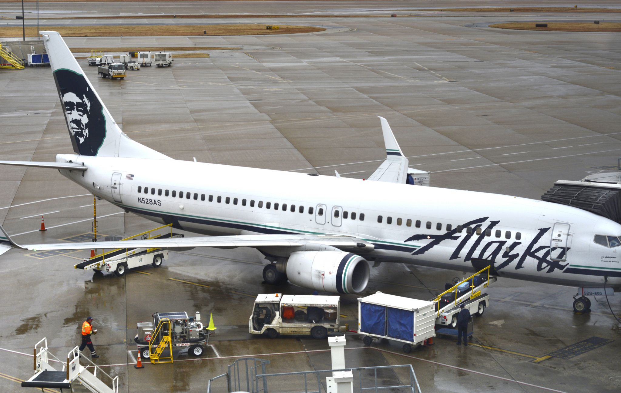 WalletHub Alaska Airlines is the best carrier in the U.S.