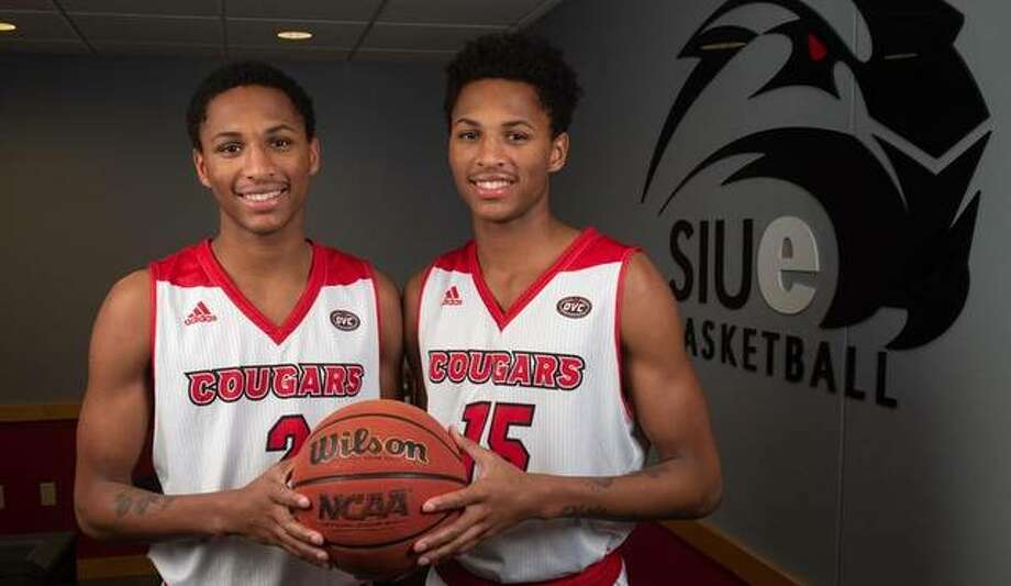 Men S Basketball Cougars Seeing Double With Wrights The