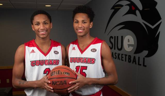 Men S Basketball Cougars Seeing Double With Wrights The