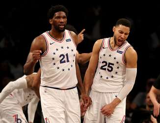 Lebron James Jabs D Angelo Russell For Semi Misleading Instagram Photo Of Dunk Join free & follow point forward nba podcast. lebron james jabs d angelo russell for