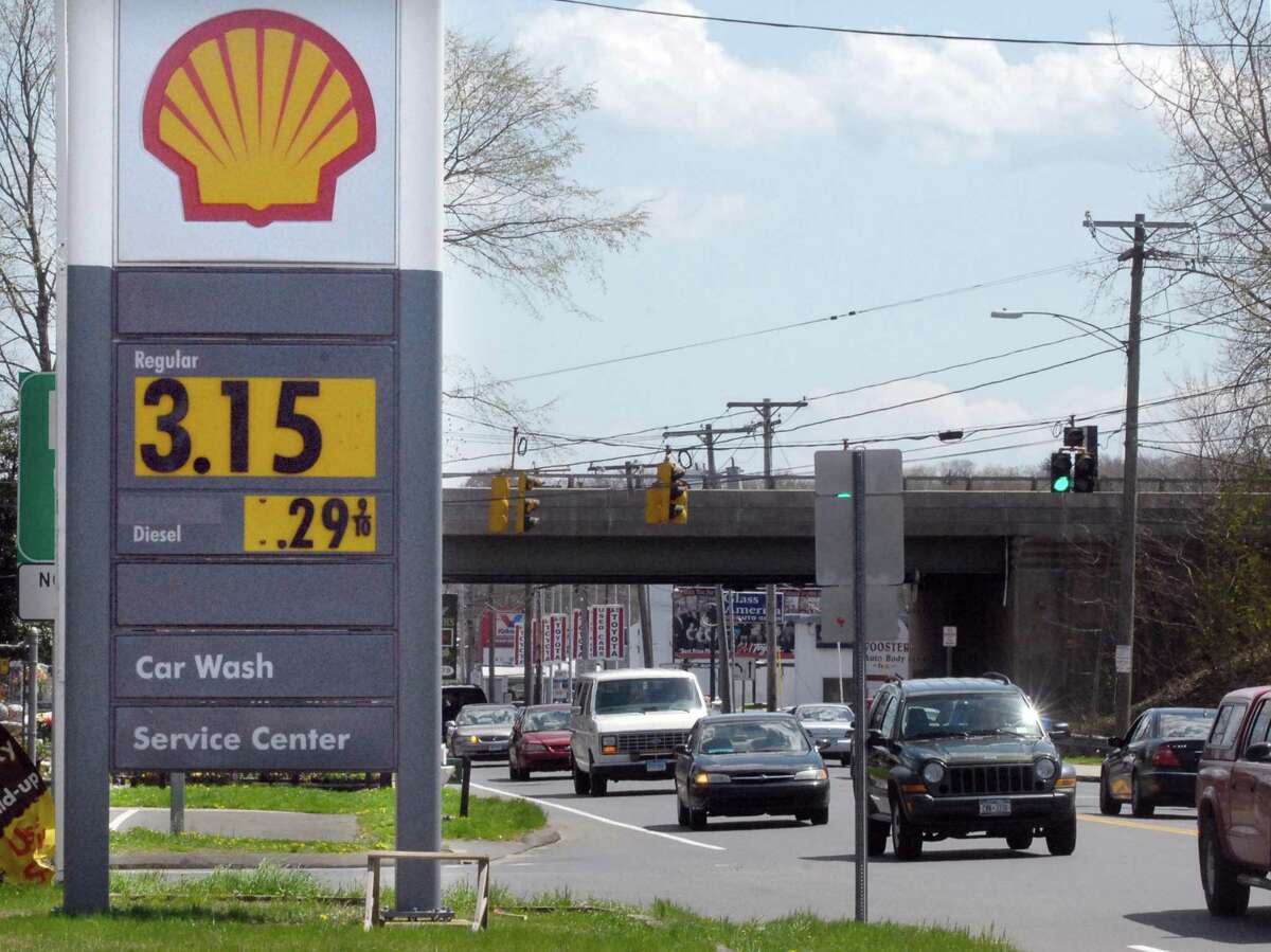 CT gas prices continue to rise; up nearly 25 cents in 1 month