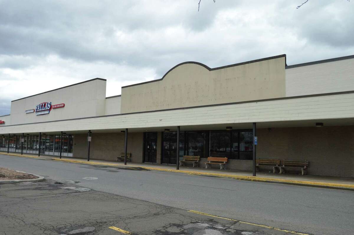 New businesses filling Hamden plazas, offering dining choices