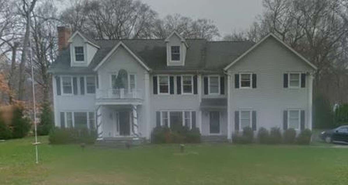 New Canaan home sells for 1.1M