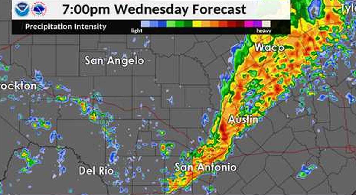 NWS Quartersized hail reported near Kerrville, San Antonio under