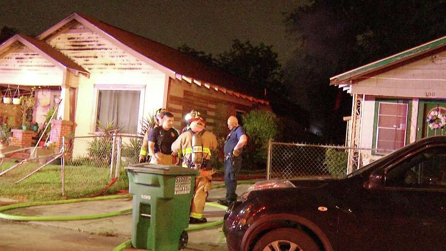 South Side house fire displaces family of 6 San Antonio ExpressNews