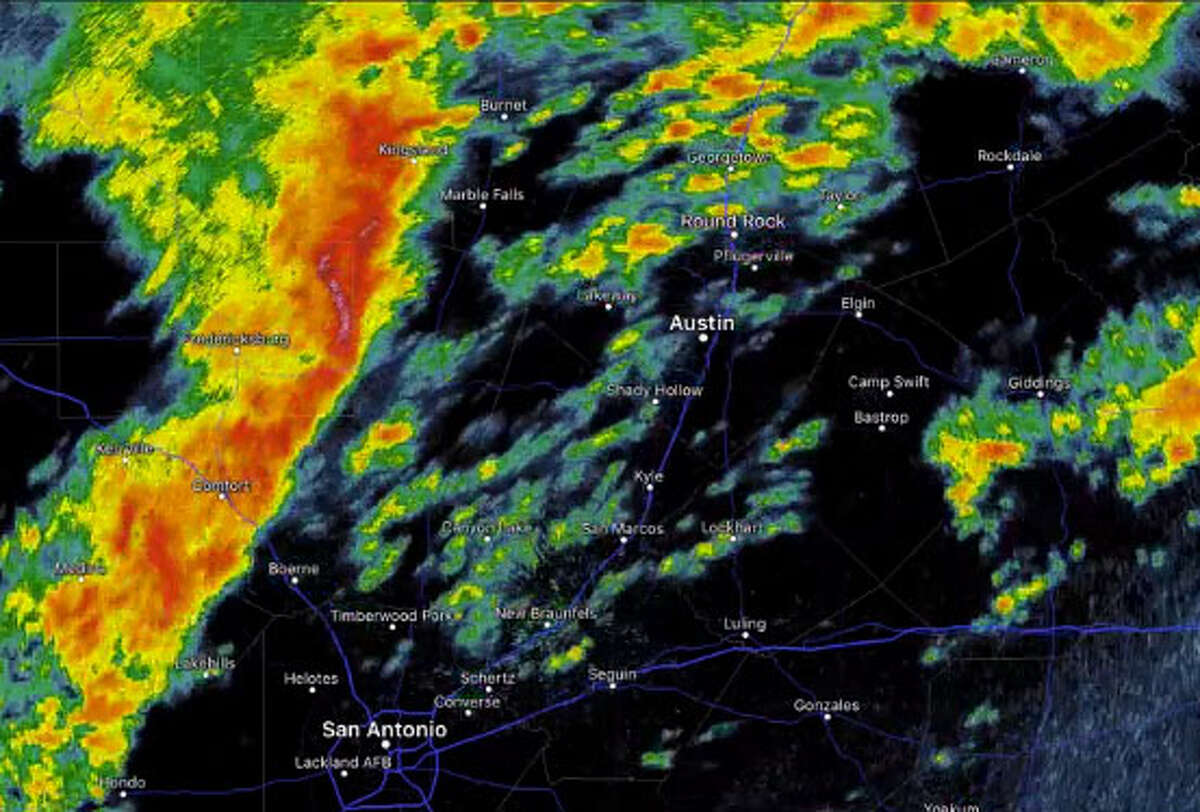 NWS Quartersized hail reported near Kerrville, San Antonio under