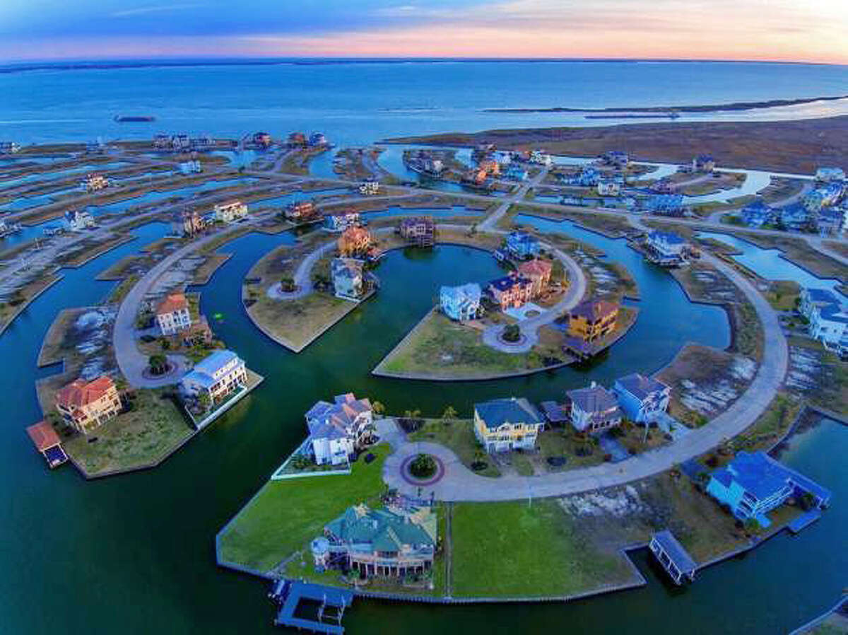 Peek Inside Luxurious Homes For Sale In Galveston S Exclusive Yacht Club Community