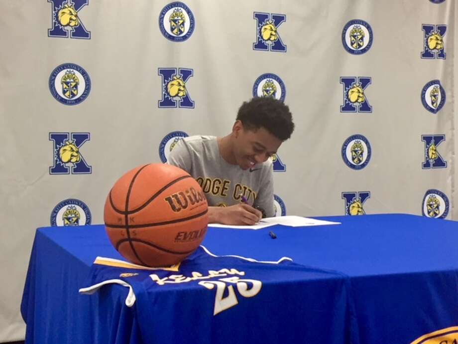 Kelly Catholic Senior Signs With Dodge City Basketball Beaumont