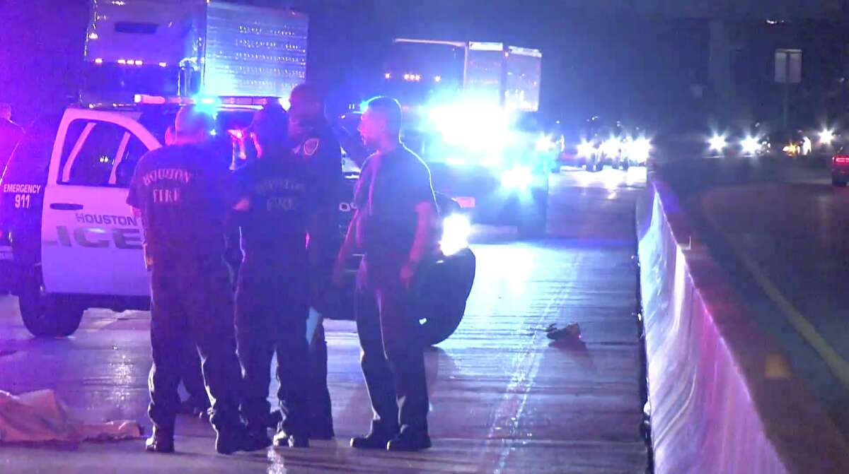 Man jumps out of car on Pierce Elevated, fatally struck by SUV