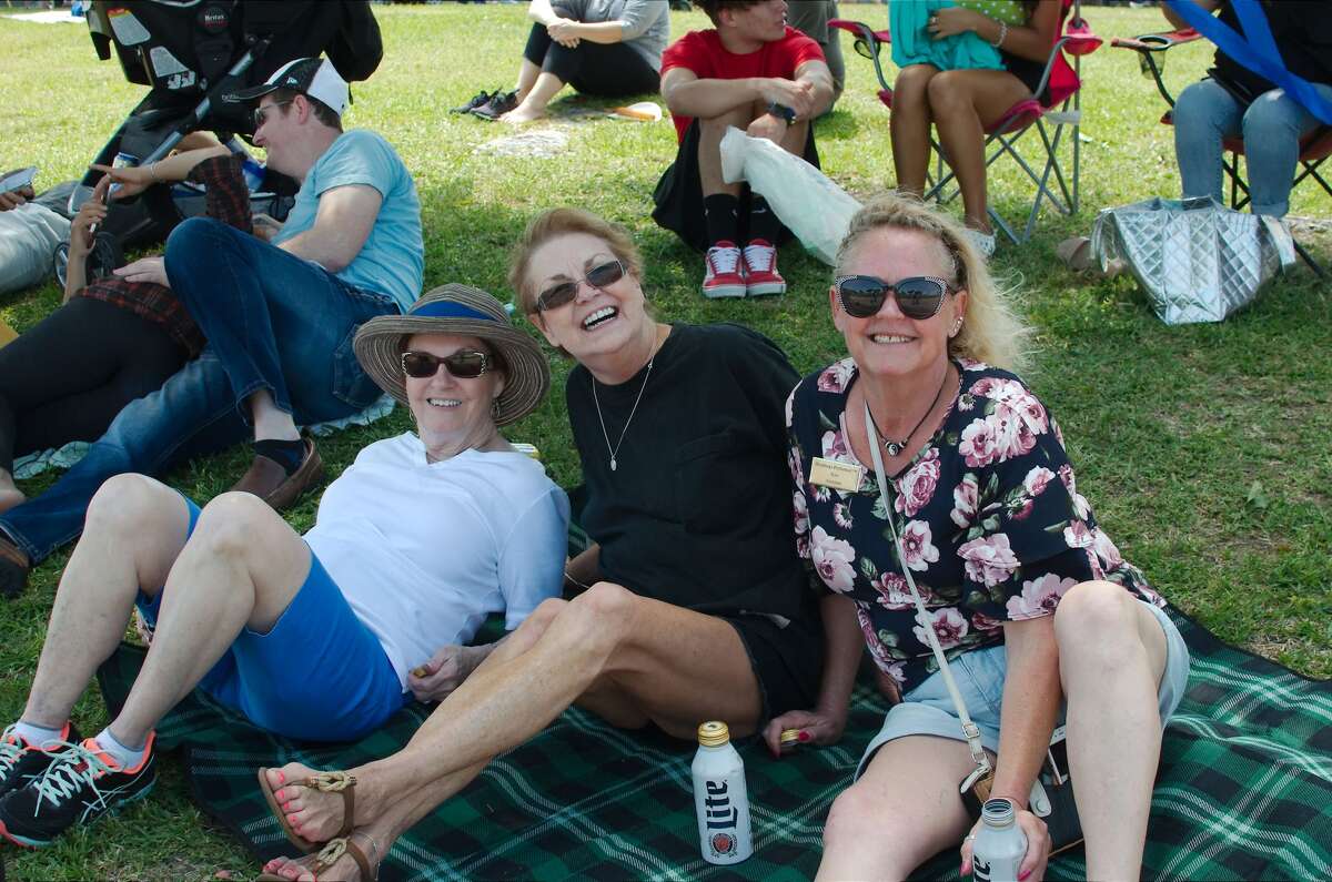 Vistors enjoy annual beach party at Sylvan Beach Fest