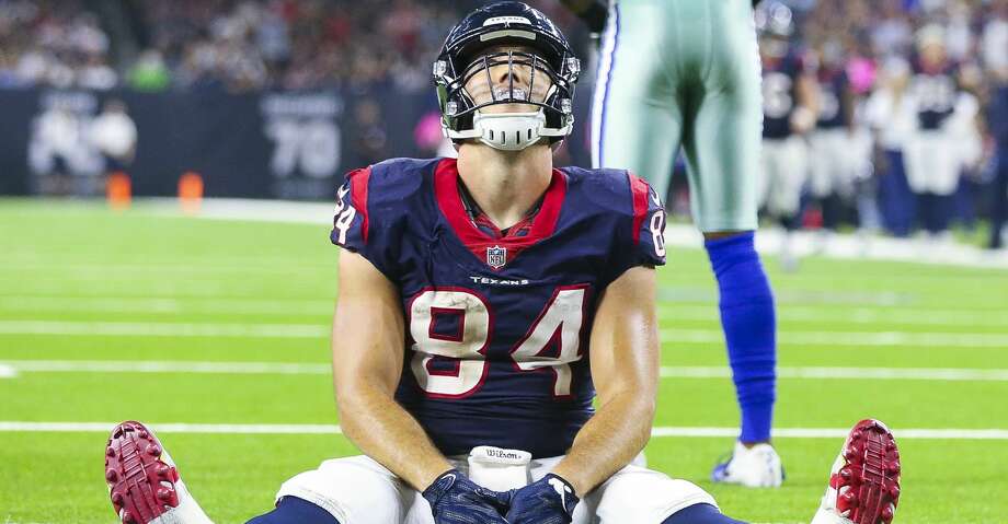 Houston-based Ryan Griffin (84) reacts after failing to keep a pass in the end zone in the third quarter of an NFL football game at NRG Stadium on Sunday, October 7, 2018 in Houston . Photo: Elizabeth Conley / Staff Photographer
