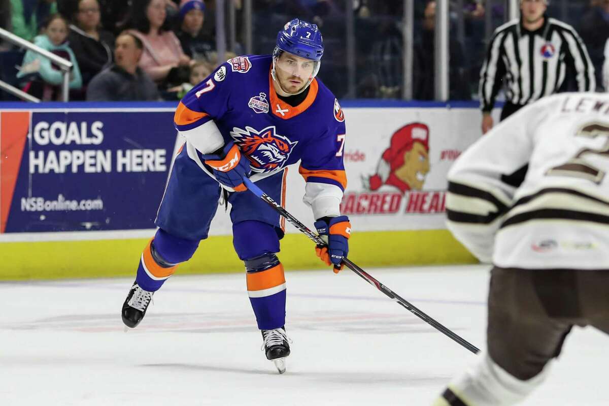 Chris Bourque, who led the Bridgeport Sound Tigers with 54 points in 72 games last season, will play for EHC Red Bull Munich next season.