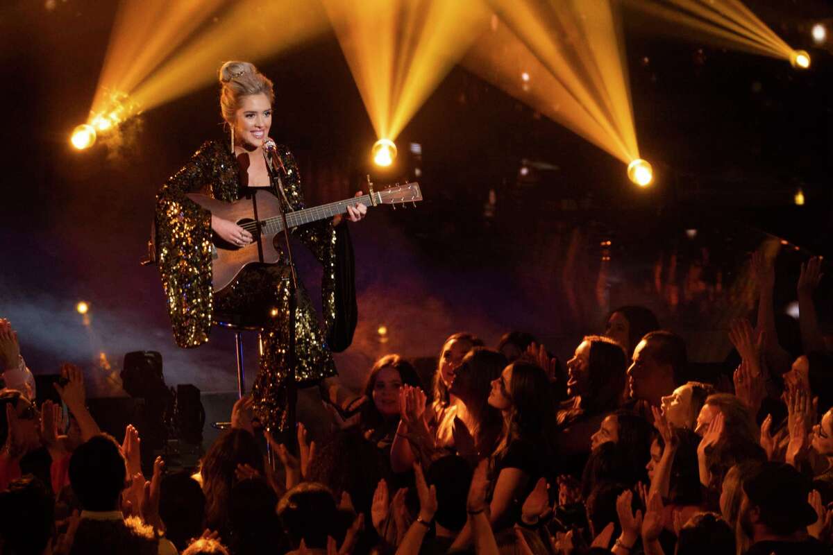 Livingston's Laci Kaye Booth performed a Queen classic and a movie duet on 'American Idol,' which featured mentor Adam Lambert.