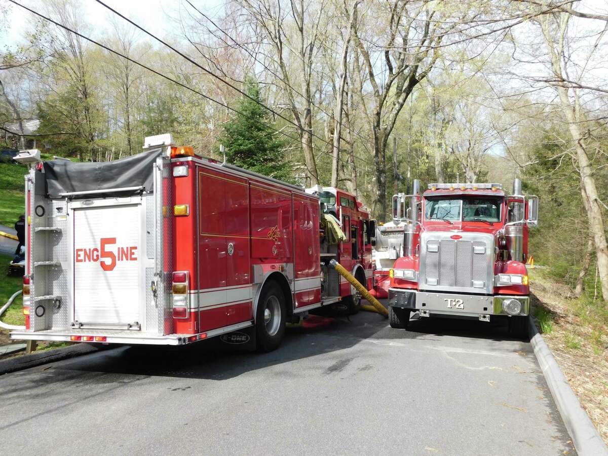 Firefighters extinguish Brookfield house fire