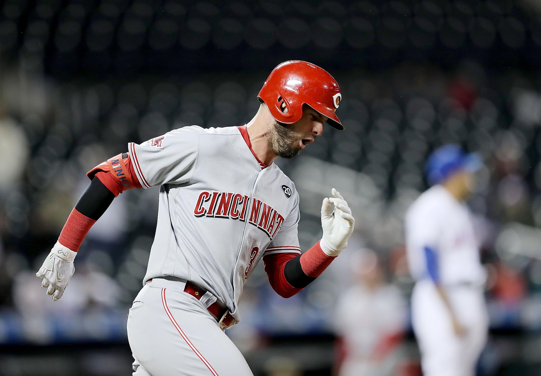 Reds 5, Mets 4  Jesse Winker's home run off Edwin Diaz in ninth lifts Reds