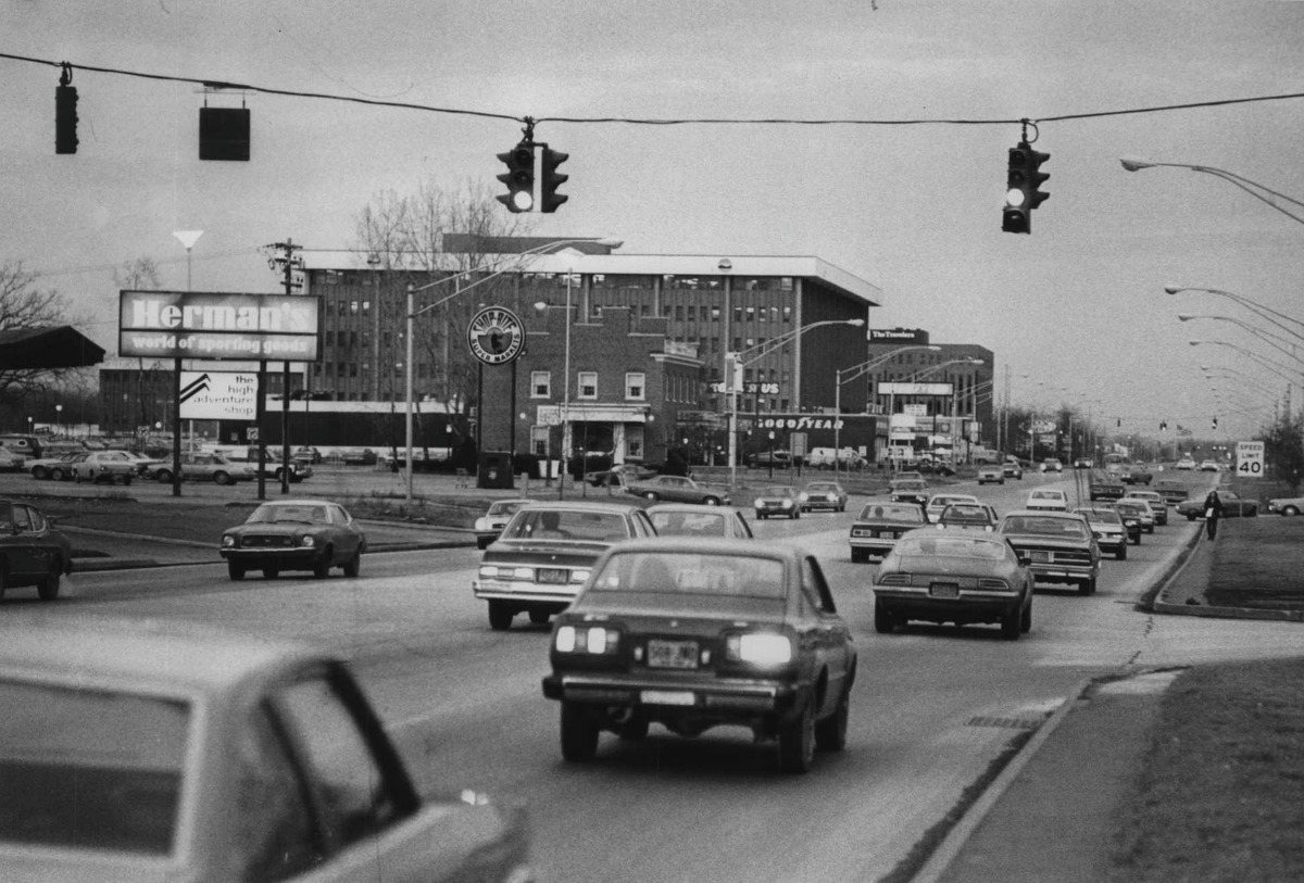 Click through the slideshow to see how Wolf Road in Colonie has changed through the years. Traffic on Wolf Road in Albany, New York. January 24, 1980 (Raymond B. Summers/Times Union Archive)