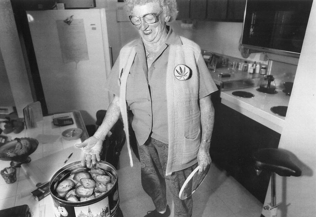 Mary Jane Rathburn, also known as Brownie Mary, baking a batch of chocolate chip cookies .. without marijuana, August 4, 1992 Photo ran 08/5/1992, p. A12