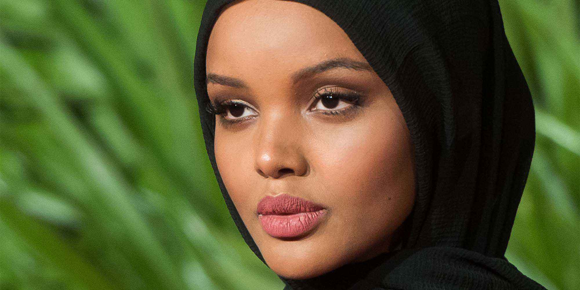 Халима аден. Halima Aden модель. Модель в хиджабе Халима Аден. Халима Аден без хиджаба.