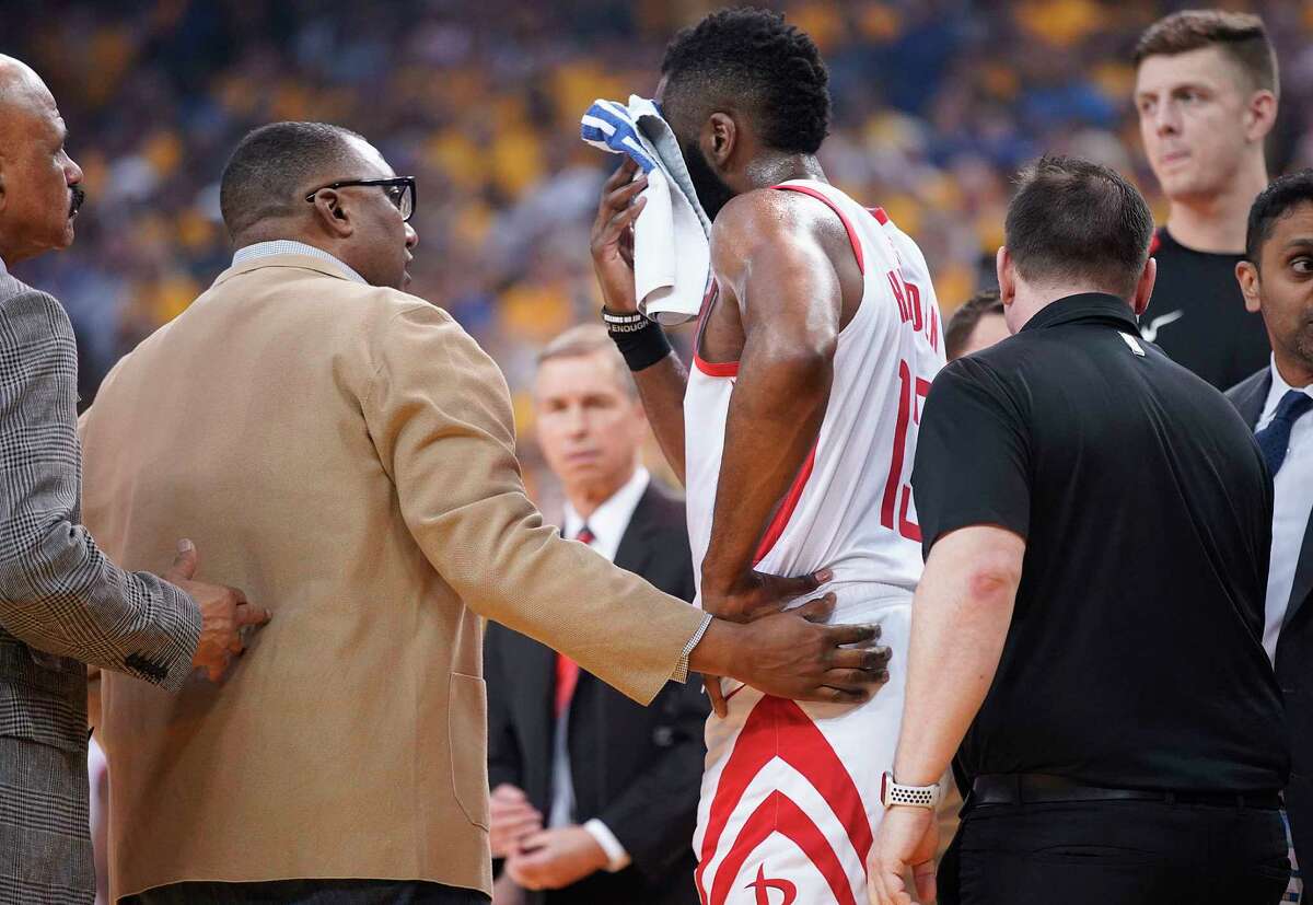 Rockets' James Harden shaken up early with eye injury