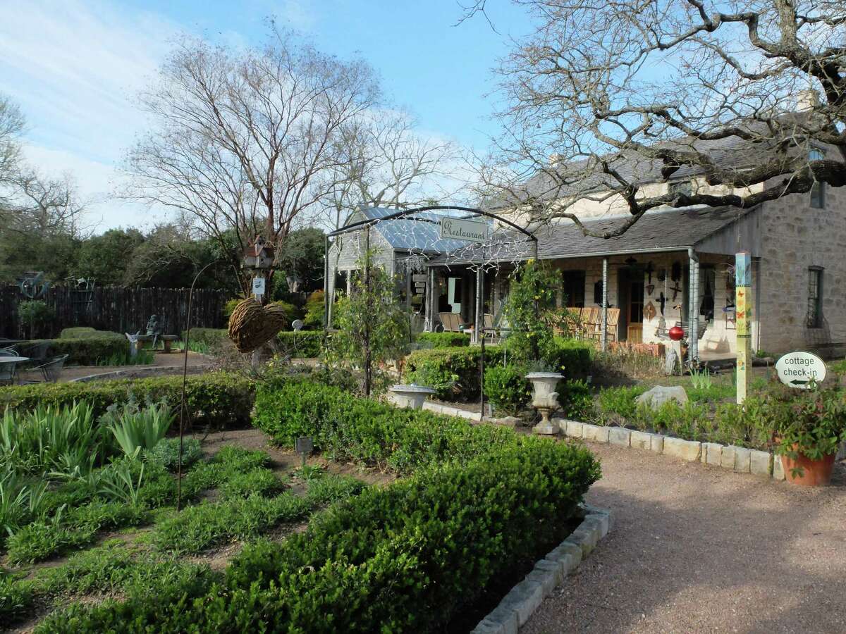 Summer getaway Fredericksburg Herb Farm more than a gardeners’ paradise