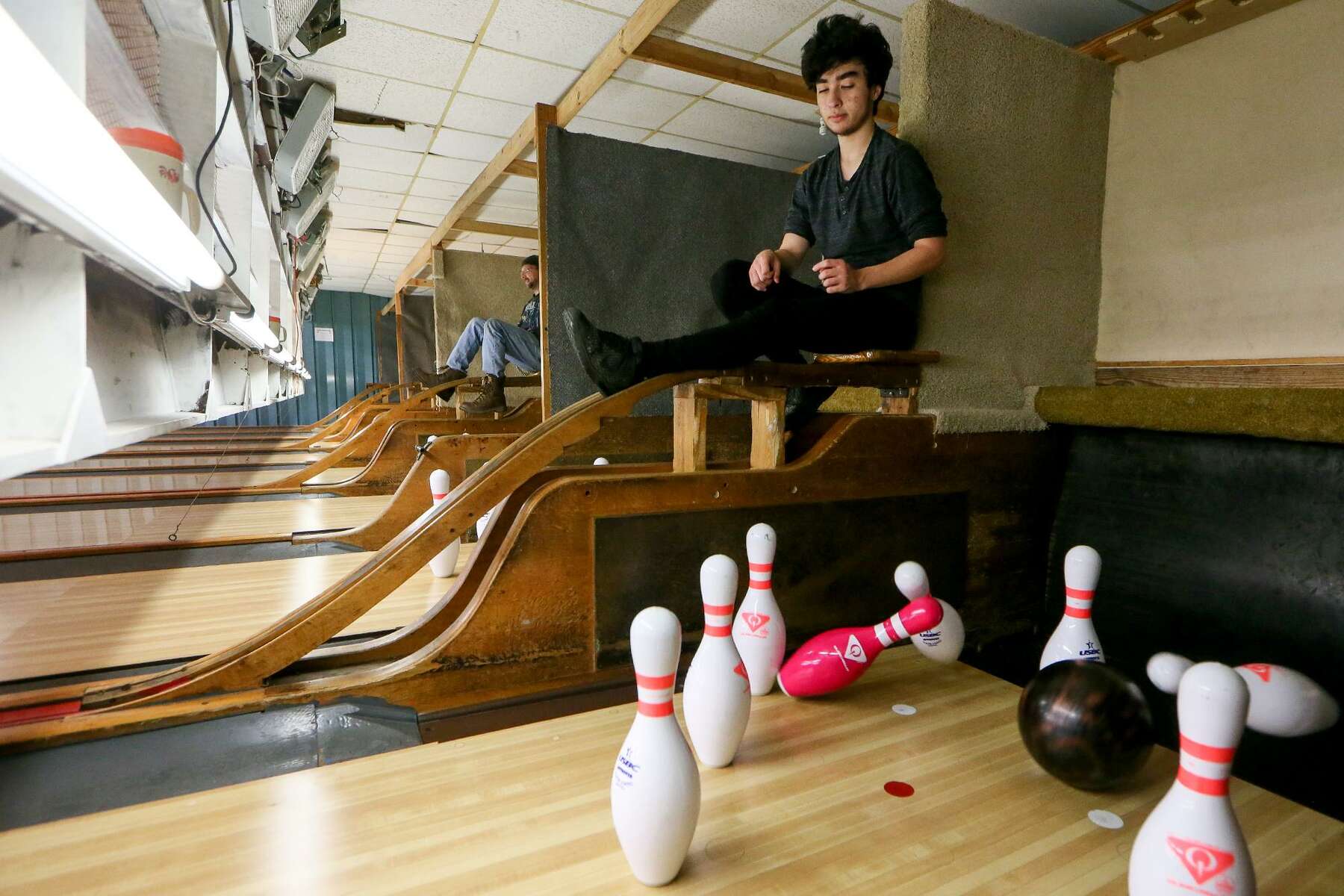 9 pin bowling set up