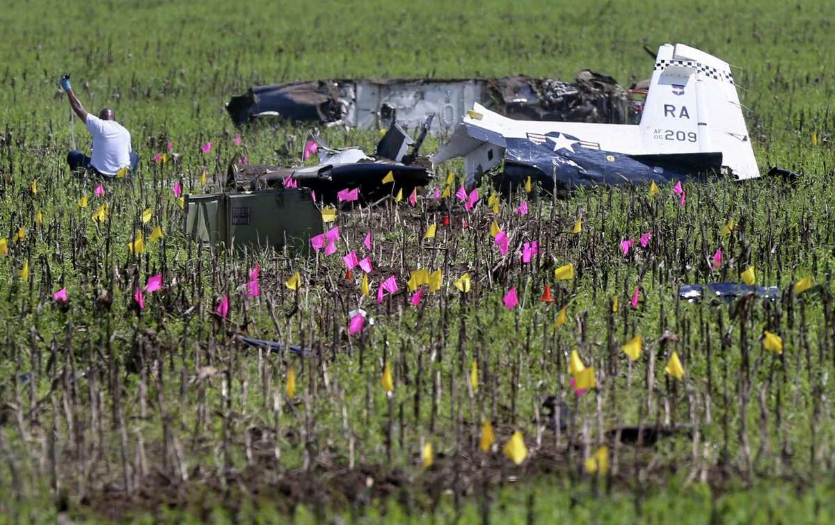 Flawed engine work caused T-6 crash near San Antonio mall, school