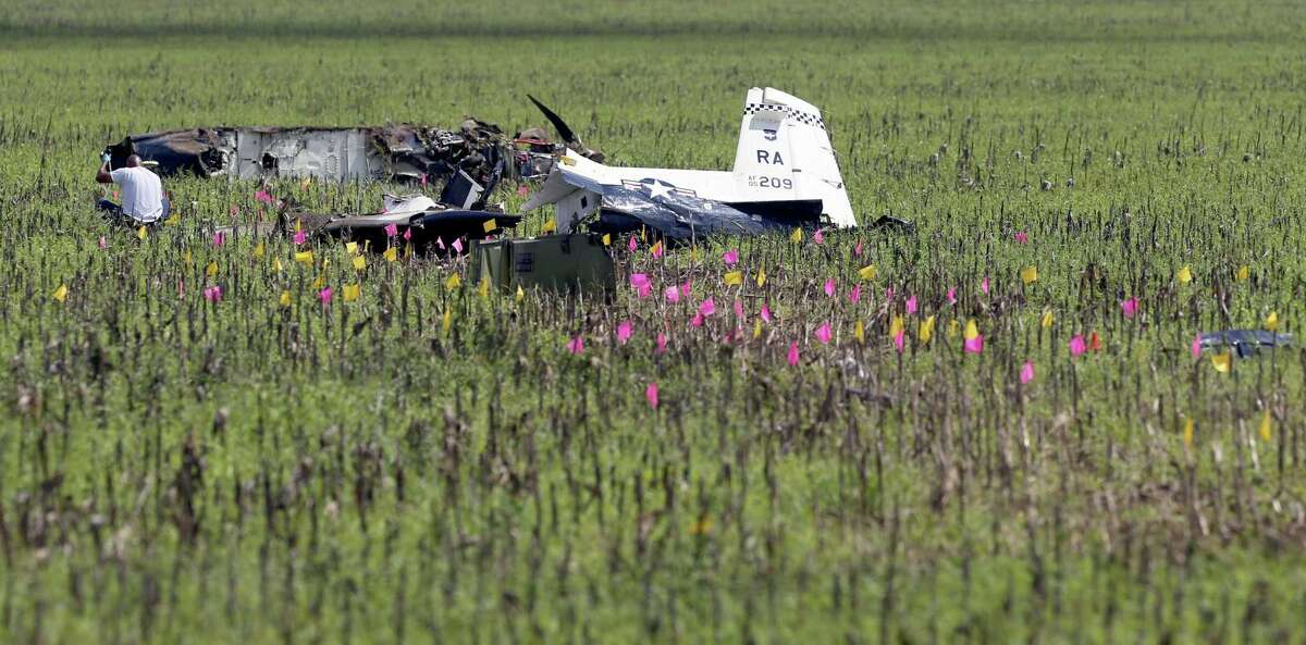 Flawed engine work caused T-6 crash near San Antonio mall, school
