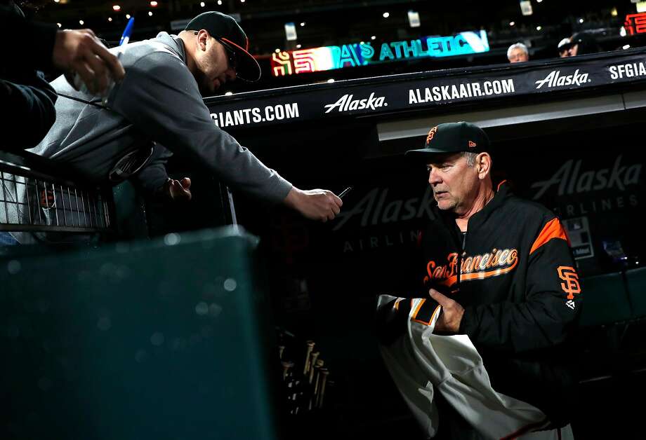 Bruce Bochy ejected after call unbelievably reversed in loss to