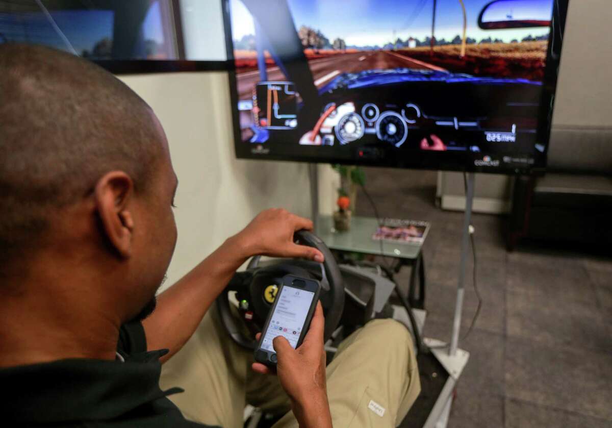 texting and driving simulator games