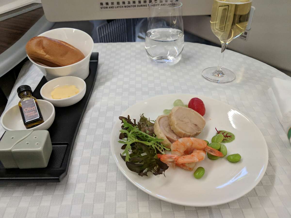 Review: EVA Air Business Class Saigon-Taipei-SFO [PHOTOS]