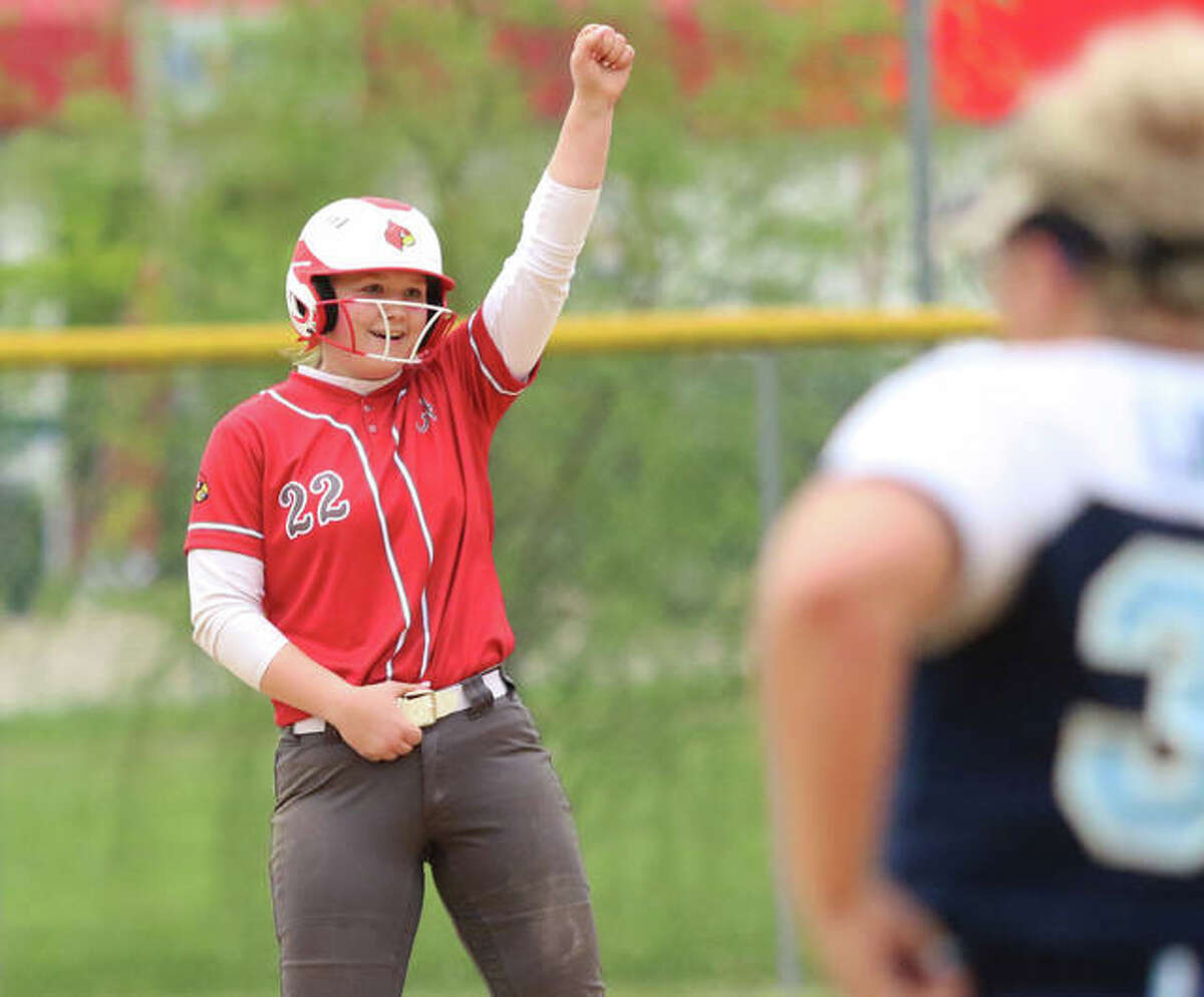 PREP SOFTBALL Surging Lancers knock Redbirds off pace in SWC race