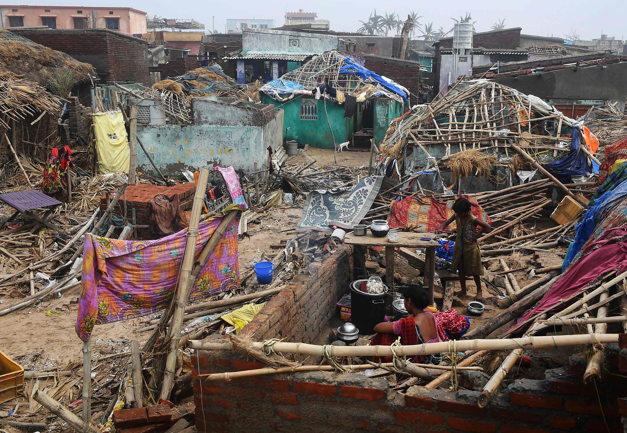 cyclone-kills-3-in-india-at-least-12-in-bangladesh