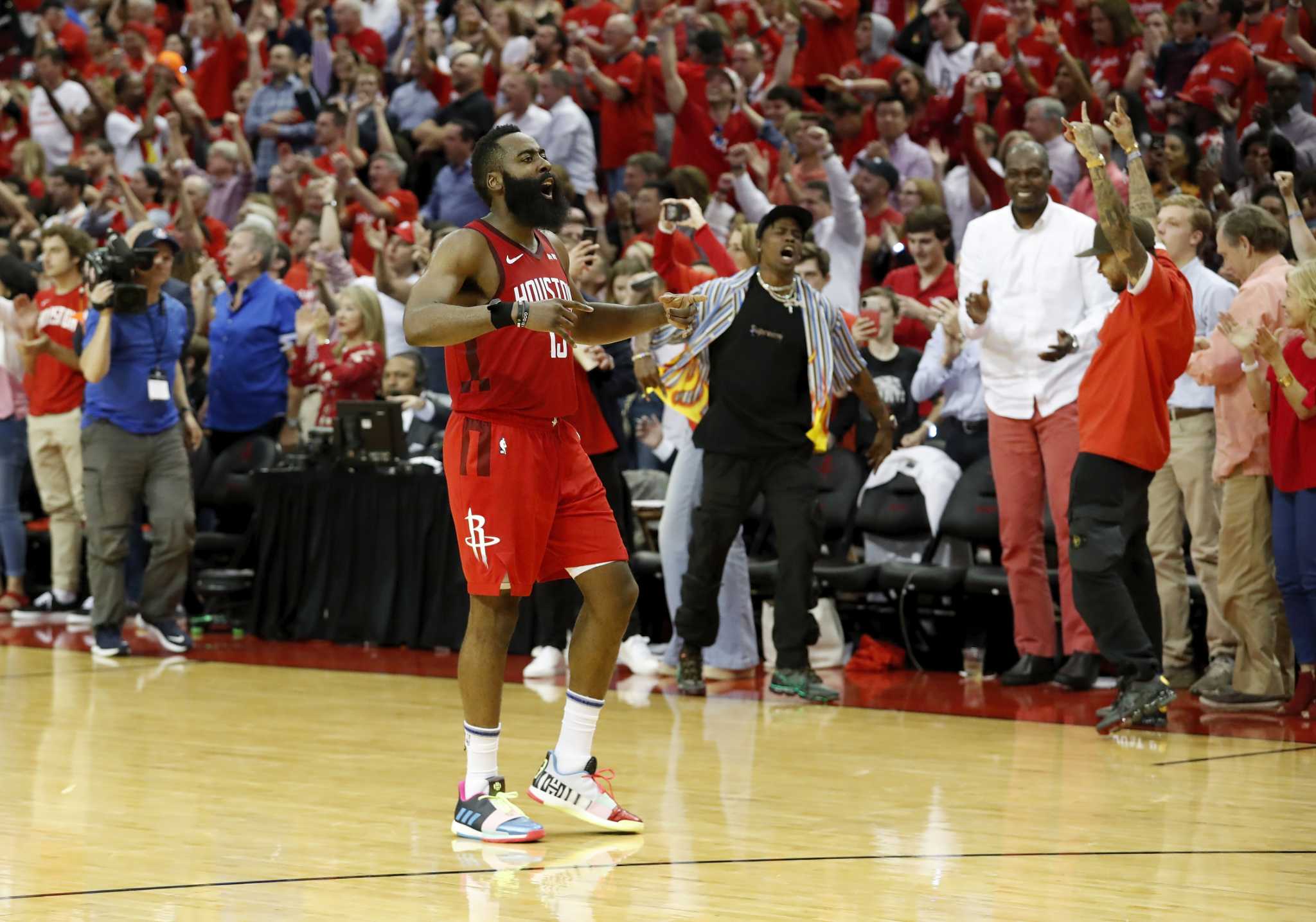 Travis Scott, Dabo Swinney among celebs at Rockets-Warriors game