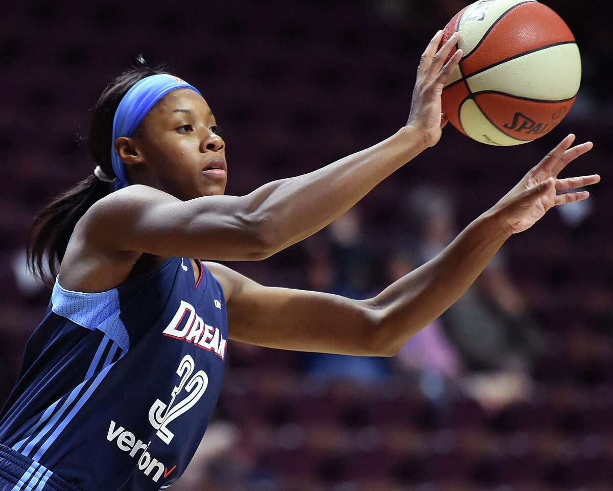 New Haven native Bria Holmes, who sat out last season as she gave birth to her daughter Diona, will be back on the court this season with the Connecticut Sun.