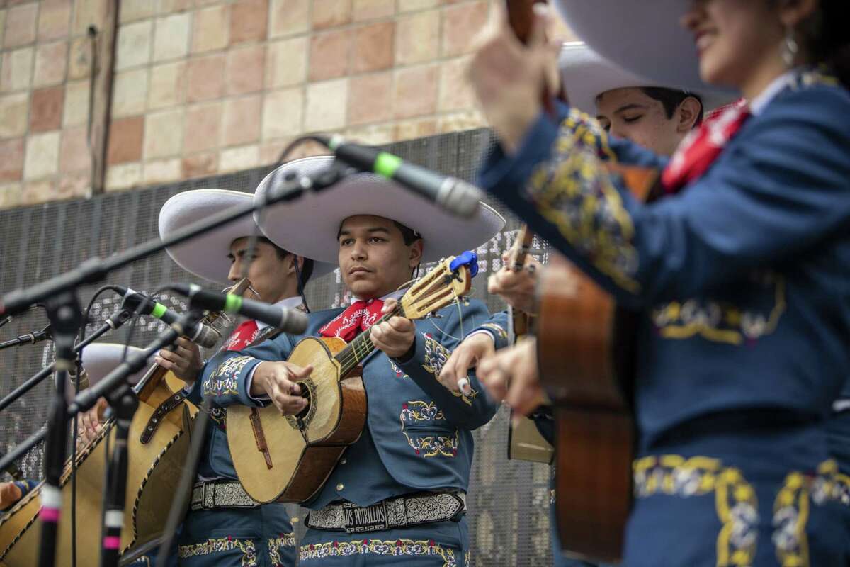 Cinco de Mayo event celebrates music and patriotism